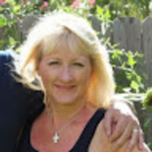 Meet your Posher, Mona